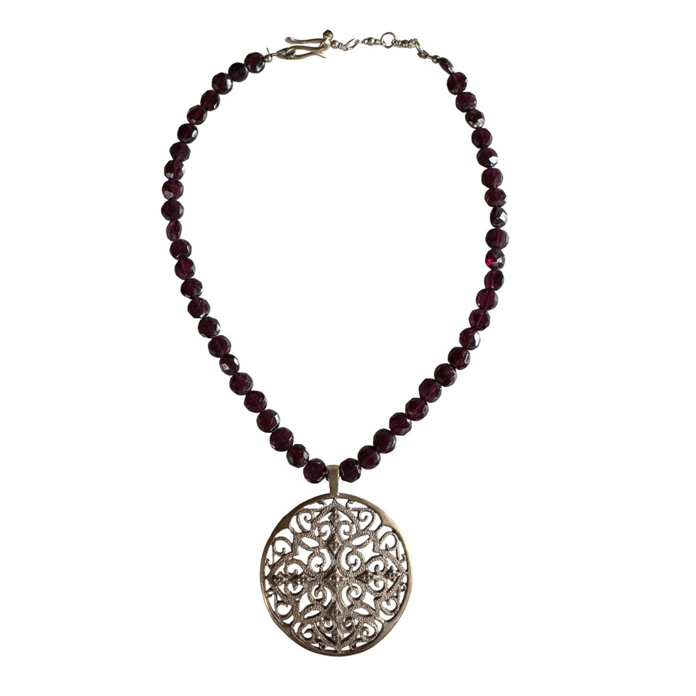 Vintage Elizabeth Showers Garnet‎ Necklace Gold Tone Filigree Medallion Y2K